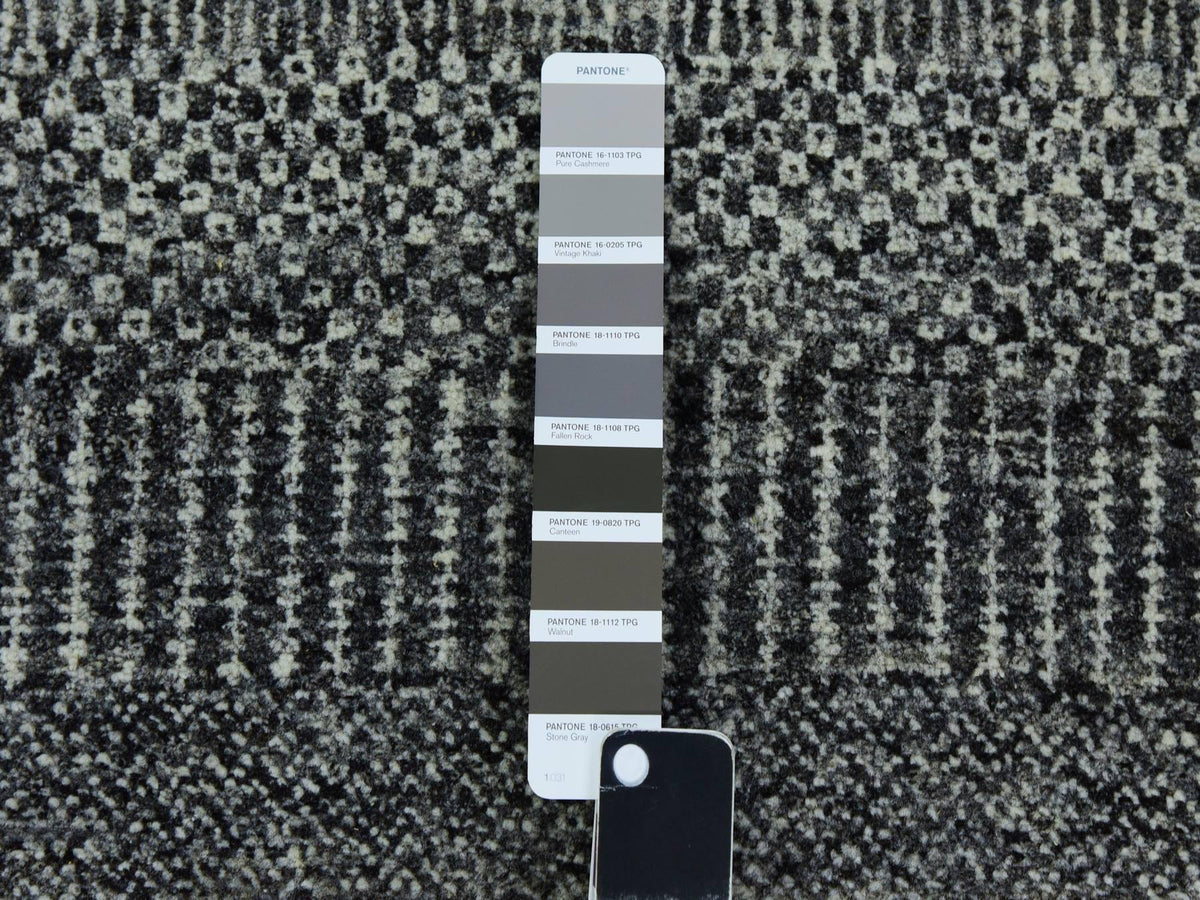 Modern / Contemporary hand-knotted wool runner in Gray, 2'4" x 27'9" — SKU O079758 (view 4)