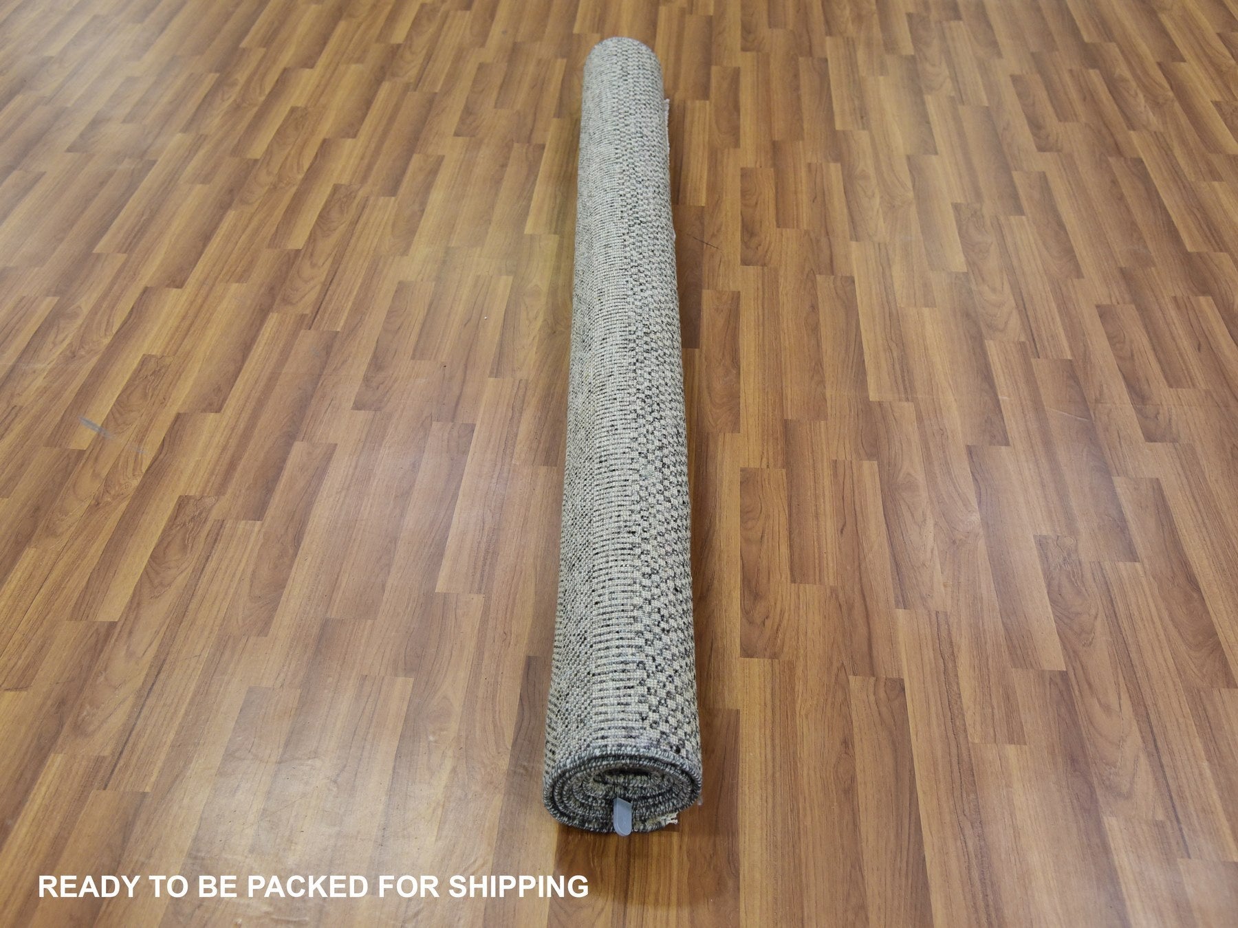 Modern / Contemporary hand-knotted wool rug in Gray, 5'10" x 5'10" — SKU O079759 (view 5)