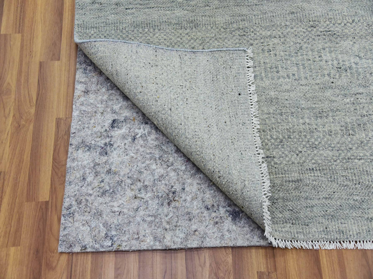 Modern / Contemporary hand-knotted wool rug in Gray, 11'10" x 15'4" — SKU O079760 (view 4)