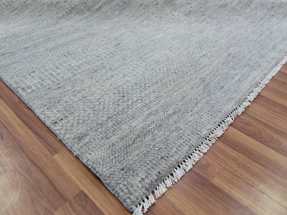 Modern / Contemporary hand-knotted wool rug in Gray, 11'10" x 15'4" — SKU O079760 (view 6)