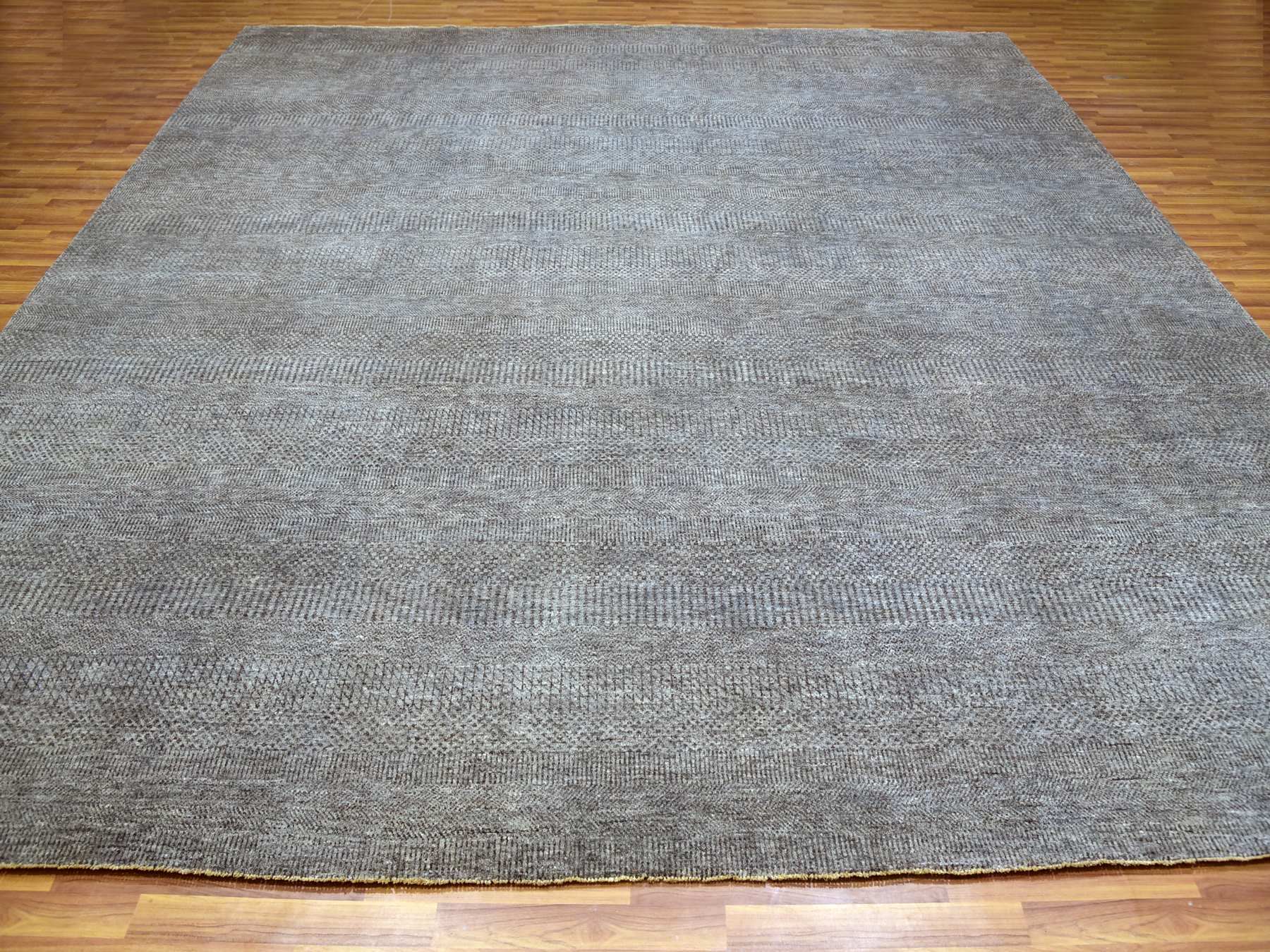 Modern / Contemporary hand-knotted wool rug in Gray, 12'0" x 12'1", SKU O079766