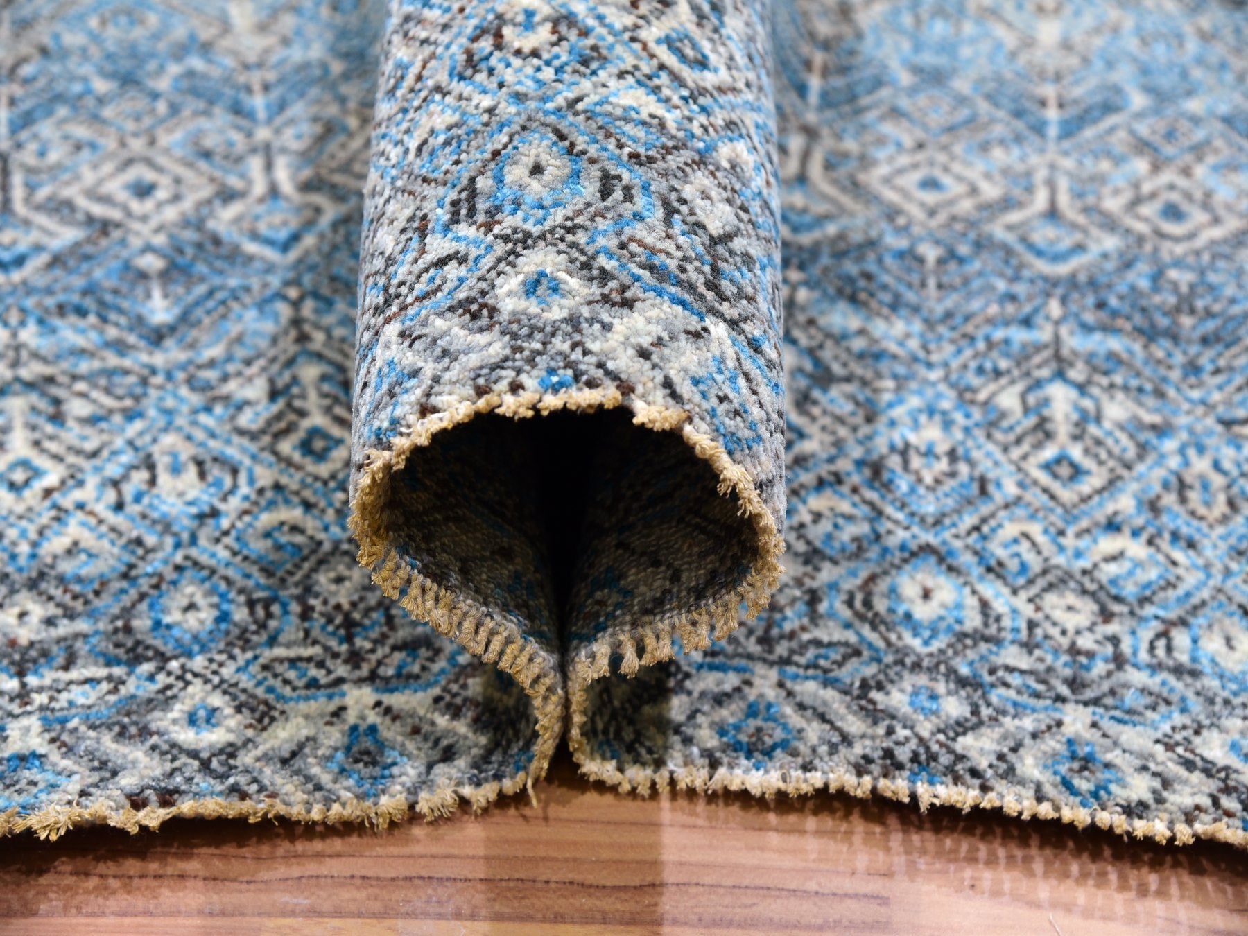 Modern / Contemporary hand-knotted wool rug in Blue, 12'0" x 15'1", SKU O079769