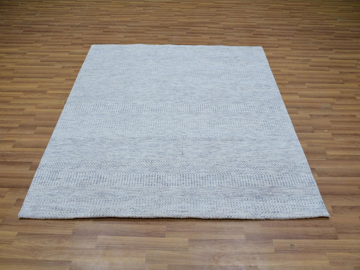 Modern / Contemporary hand-knotted wool rug in Gray, 6'0" x 6'0", SKU O079797