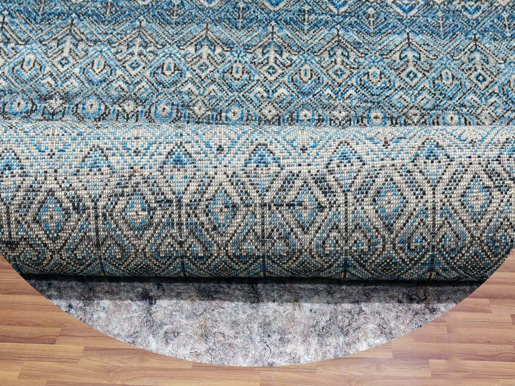 Modern / Contemporary hand-knotted wool rug in Blue, 5'11" x 6'0", SKU O079802