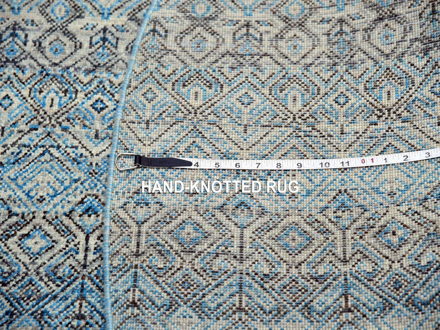 Modern / Contemporary hand-knotted wool rug in Blue, 5'11" x 6'0", SKU O079802