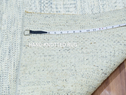 Grey 2'6" x 6'0" Modern / Contemporary Hand knotted Wool Rug - Sku: O079825