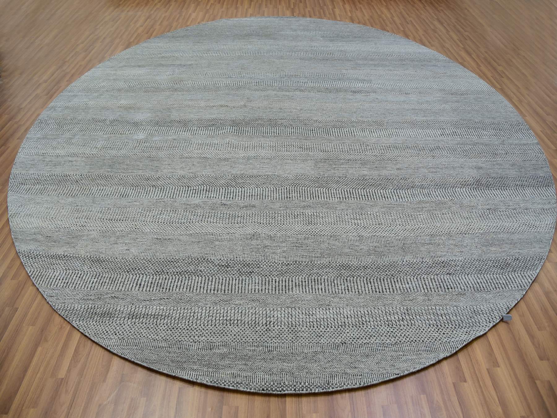 Modern / Contemporary hand-knotted wool rug in Gray, 13'8" x 13'9", SKU O079860