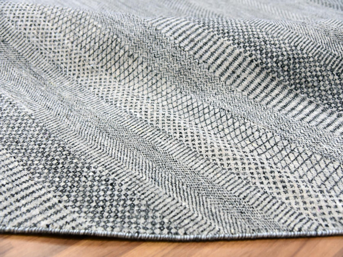 Modern / Contemporary hand-knotted wool rug in Gray, 13'8" x 13'9", SKU O079860