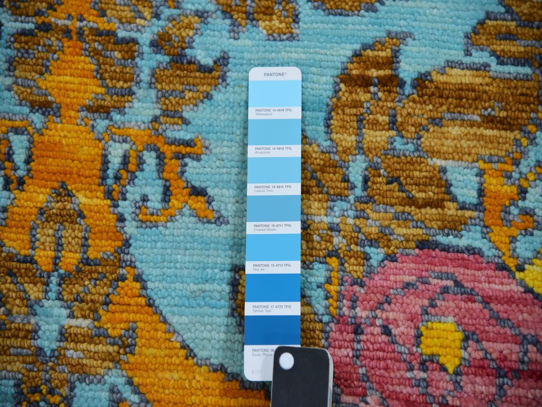 Traditional hand-knotted wool rug in Blue, 12'2" x 14'9", SKU O079911