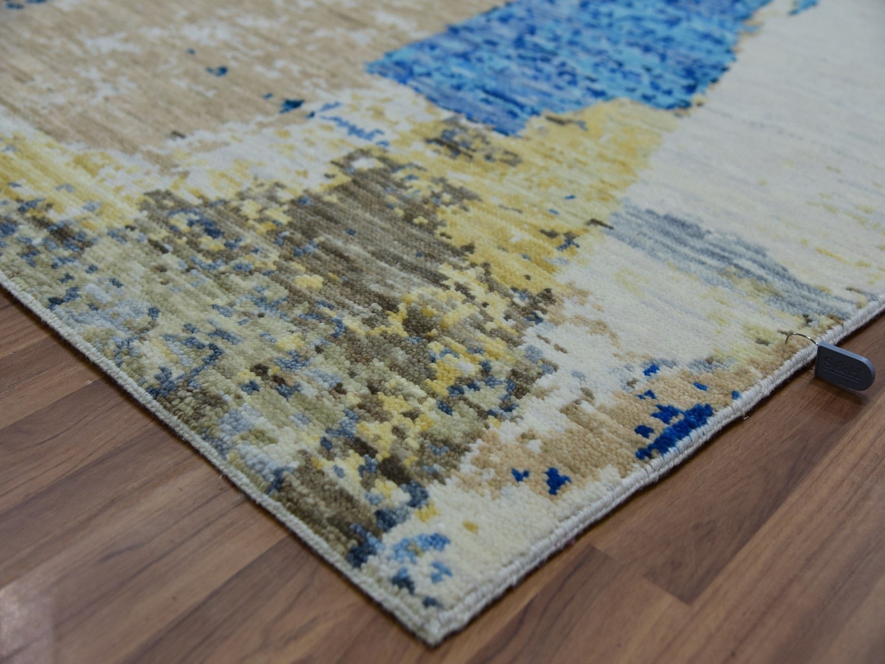 Modern / Contemporary hand-knotted wool rug in Ivory, 12'1" x 13'10", SKU O079915