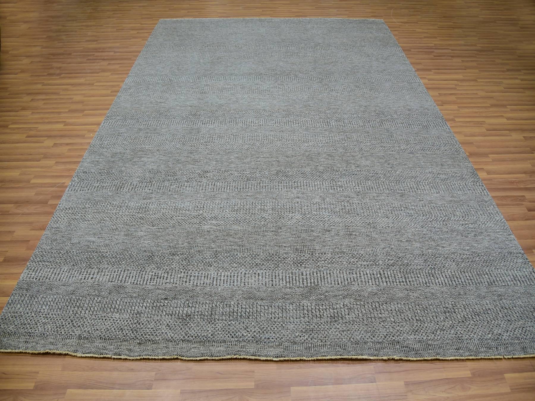 Modern / Contemporary hand-knotted wool rug in Gray, 9'2" x 12'0", SKU O079989