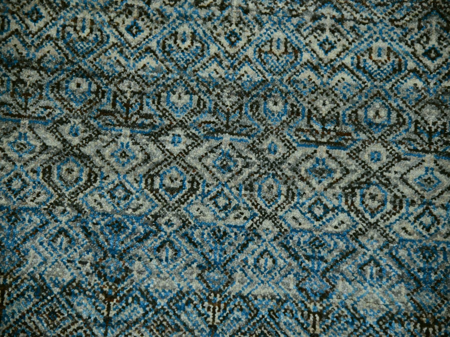Modern / Contemporary hand-knotted wool rug in Blue, 9'10" x 9'11", SKU O079992