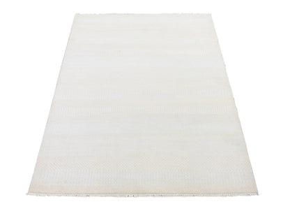 Ivory 4'1" x 6'1" Modern and Contemporary Hand knotted Wool/Silk Rug - Sku: O080039