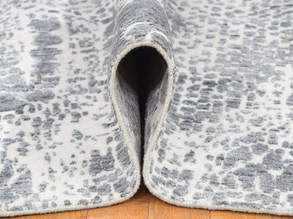 Ivory 4'0" x 6'0" Modern and Contemporary Hand knotted Wool/Silk Rug - Sku: O080077