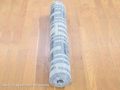 Grey 4'0" x 10'3" Modern / Contemporary Hand knotted Wool/Silk Rug - Sku: O080088