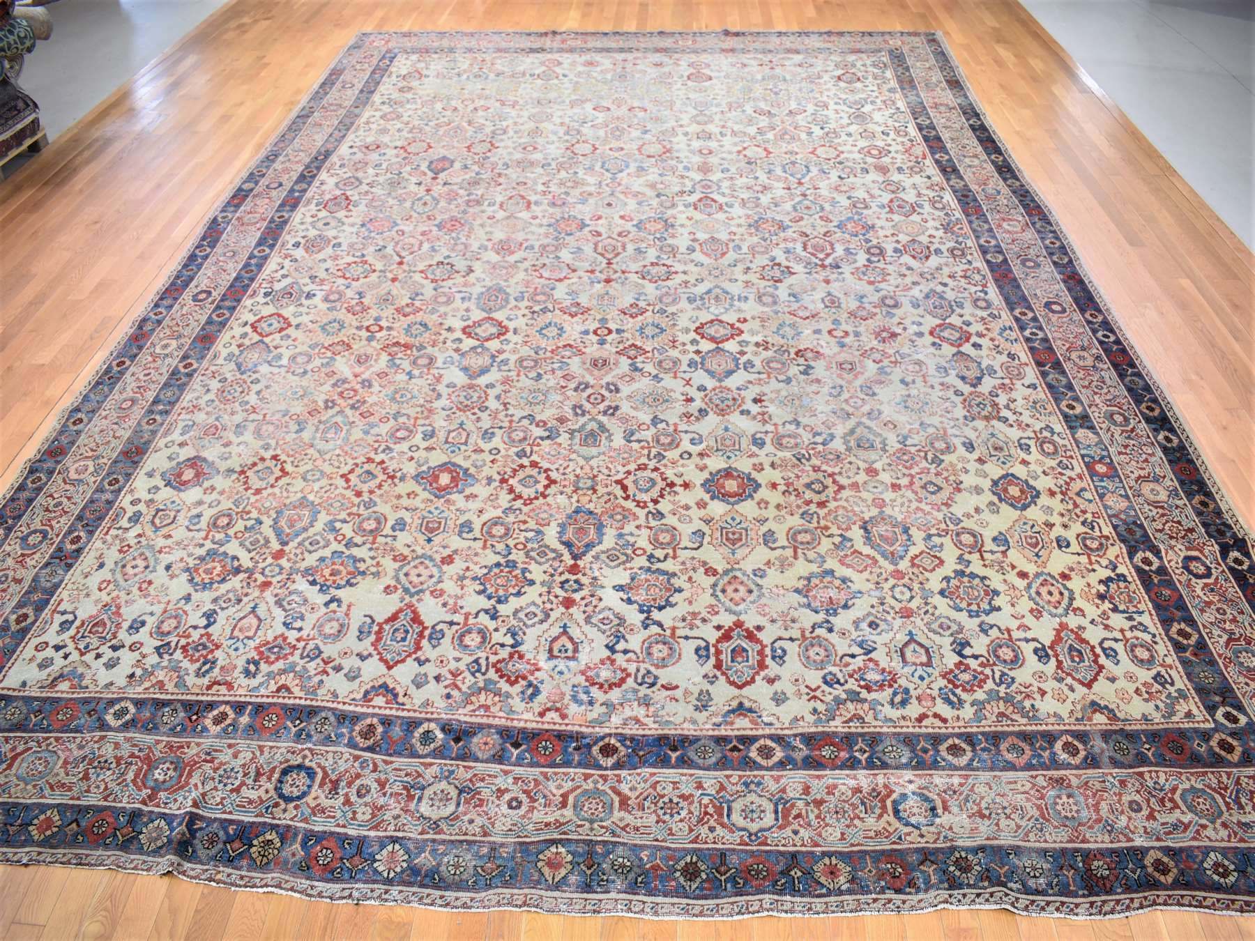 Mahal Antique hand-knotted wool rug in Beige & Navy Blue, 13'10" x 19'5" — SKU O080116 (view 2)