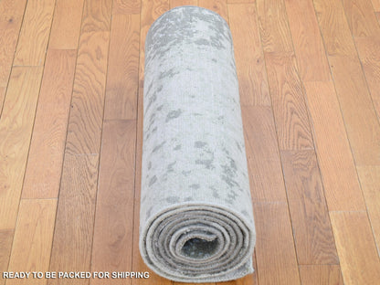 Grey 2'6" x 10'4" Modern / Contemporary Hand knotted Wool Rug - Sku: O080123
