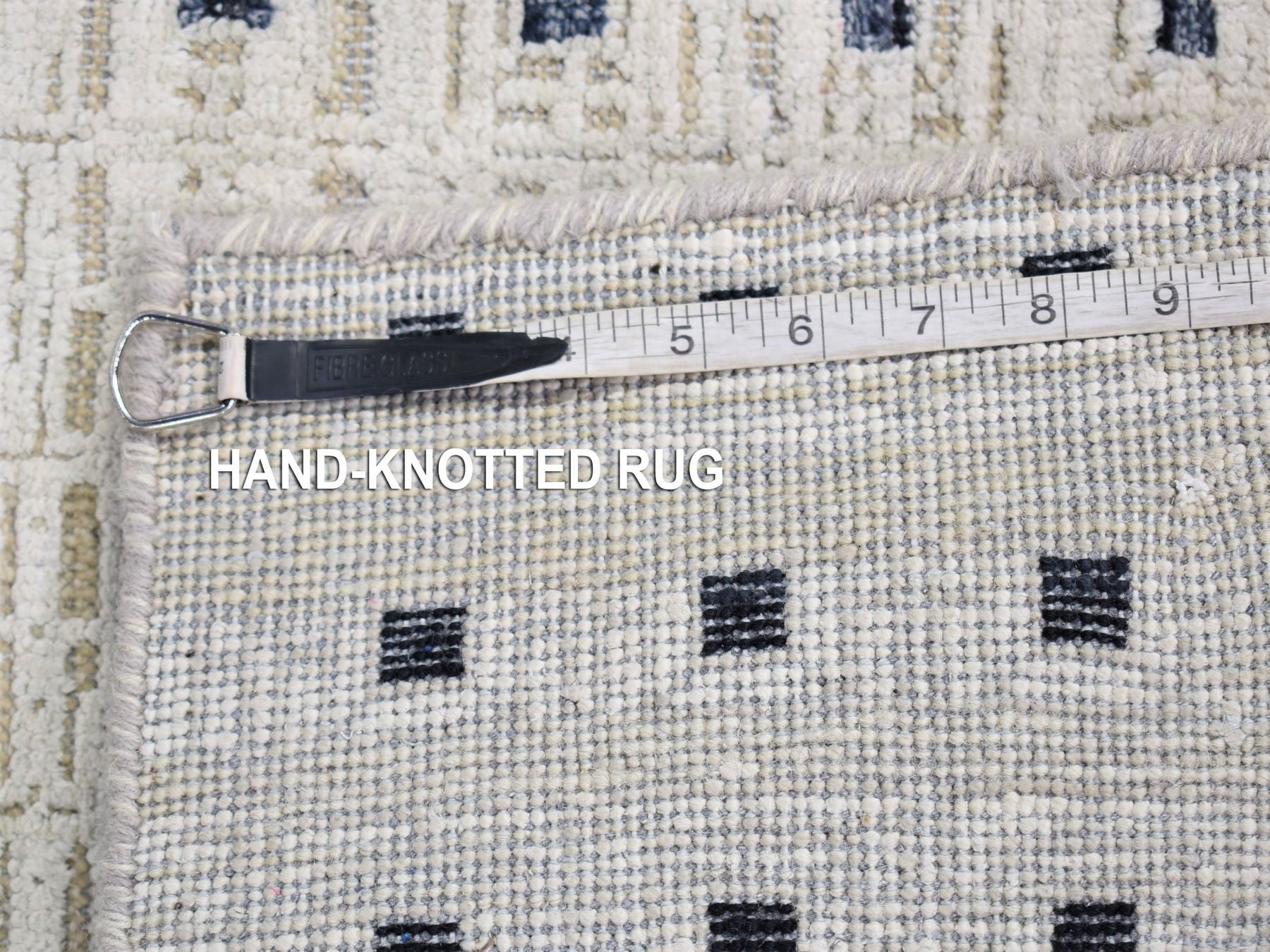 Modern / Contemporary hand-knotted wool/silk runner in Ivory, 2'7" x 8'1" — SKU O080154 (view 5)