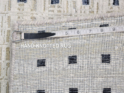 Modern / Contemporary hand-knotted wool/silk runner in Ivory, 2'7" x 8'1" — SKU O080154 (view 5)