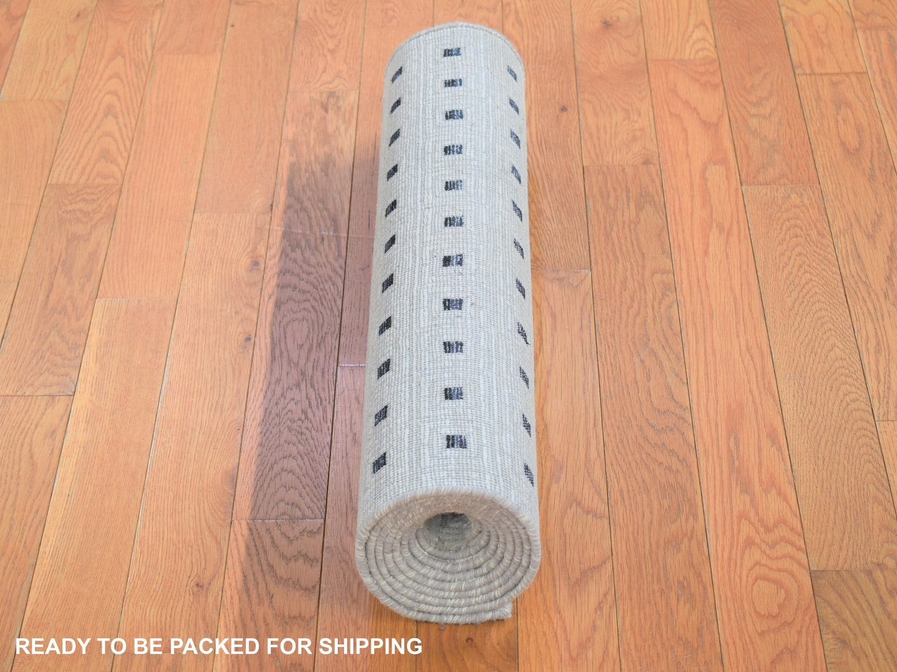 Modern / Contemporary hand-knotted wool/silk runner in Ivory, 2'7" x 8'1" — SKU O080154 (view 6)