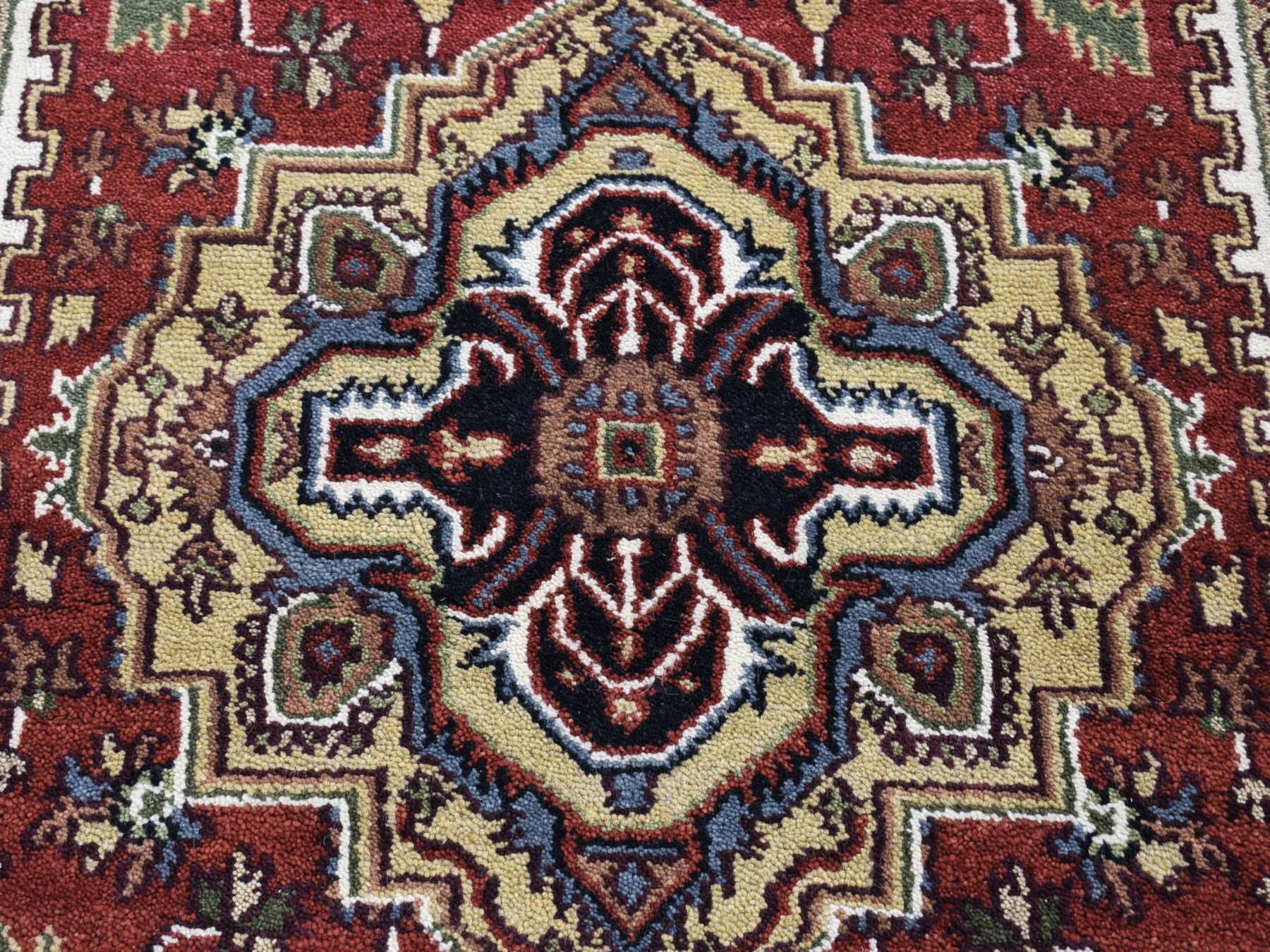 Heriz Heriz hand-knotted wool rug in Red & Navy Blue, 3'10" x 6'1" — SKU O080186 (view 2)