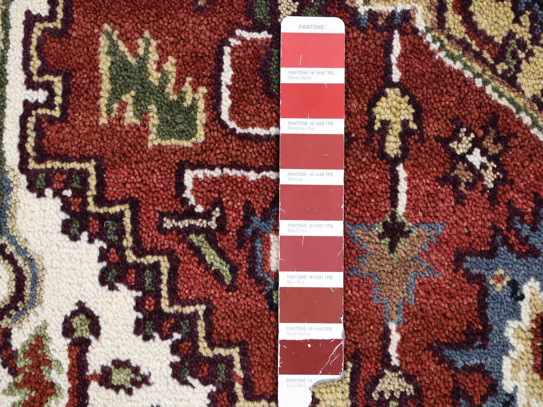 Heriz Heriz hand-knotted wool rug in Red & Navy Blue, 3'10" x 6'1" — SKU O080186 (view 3)
