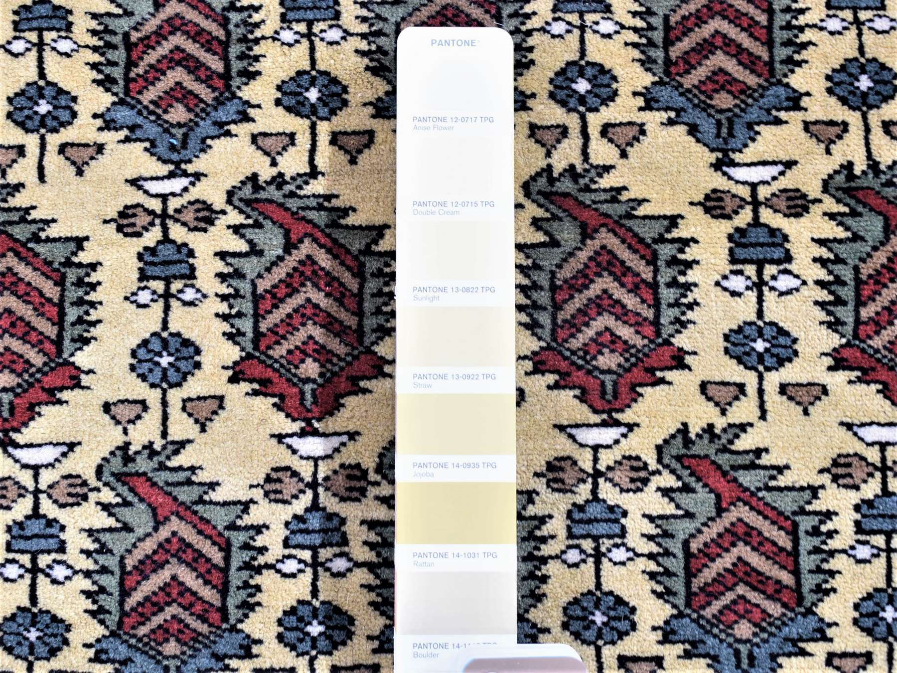 Tribal Tribal & Geometric hand-knotted wool runner in Ivory & Red, 2'10" x 13'2" — SKU O080255 (view 3)