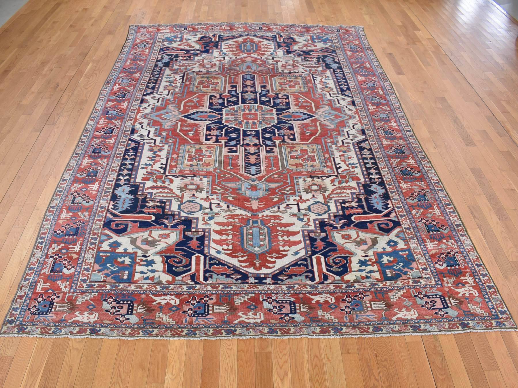 Serapi Heriz hand-knotted wool rug in Ivory & Brick Red, 8'10" x 12'5" — SKU O080305 (view 2)