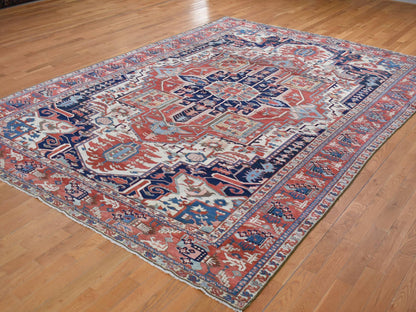 Serapi Heriz hand-knotted wool rug in Ivory & Brick Red, 8'10" x 12'5" — SKU O080305 (view 3)