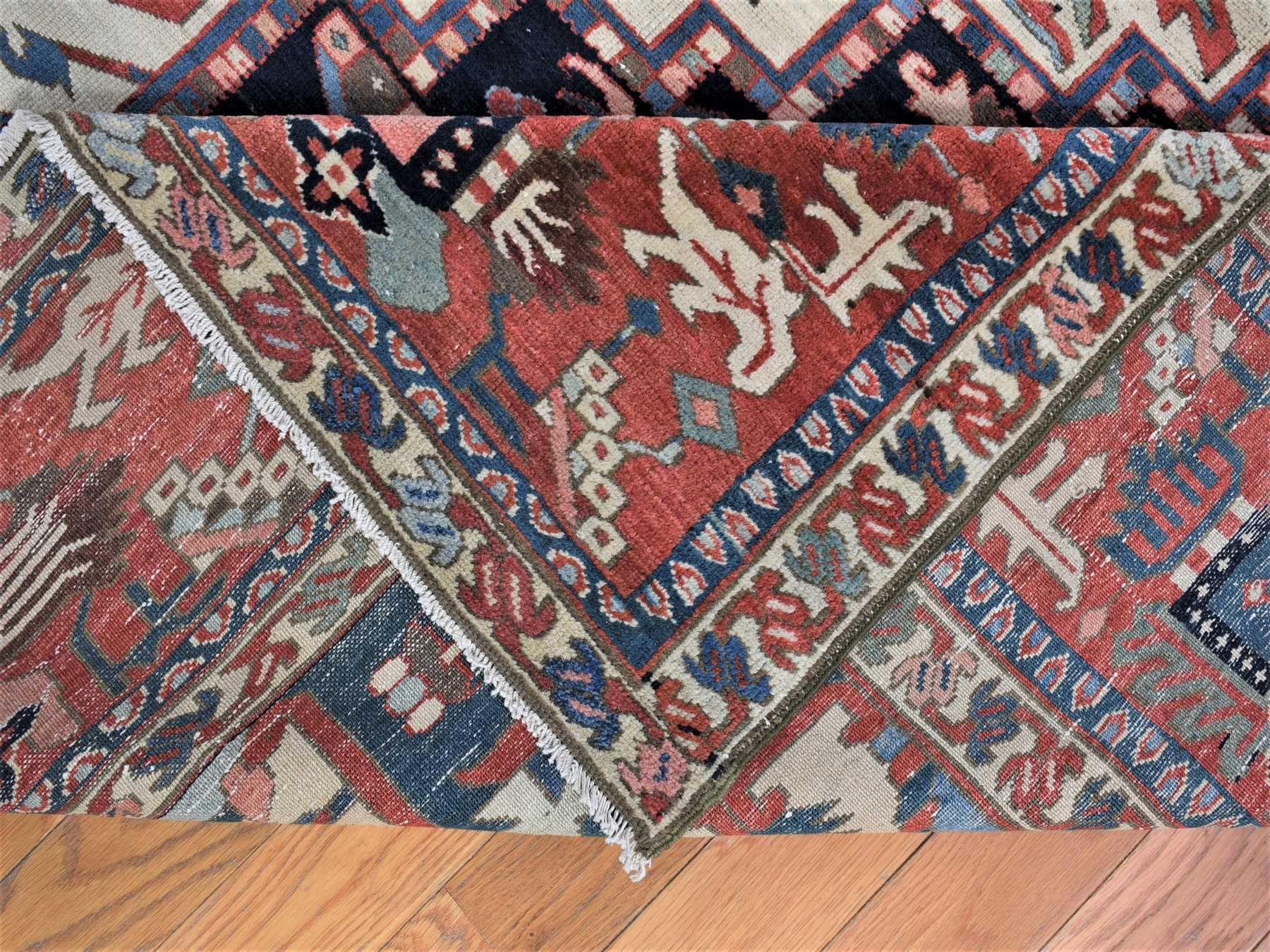 Serapi Heriz hand-knotted wool rug in Ivory & Brick Red, 8'10" x 12'5" — SKU O080305 (view 6)