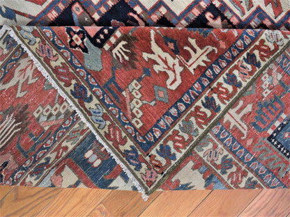 Serapi Heriz hand-knotted wool rug in Ivory & Brick Red, 8'10" x 12'5" — SKU O080305 (view 6)