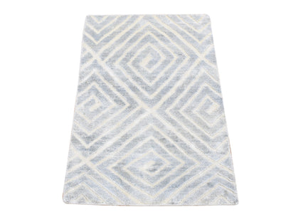 Modern / Contemporary hand-knotted wool/silk rug in Gray, 2' x 3' — SKU O080353