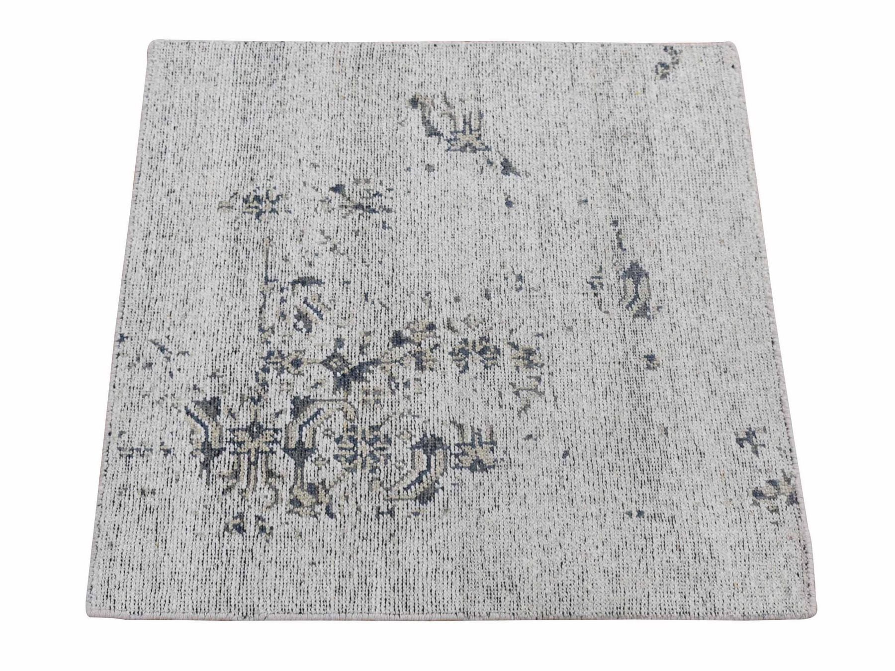 Modern / Contemporary hand-knotted silk rug in Ivory, 2' x 2'2" — SKU O080364