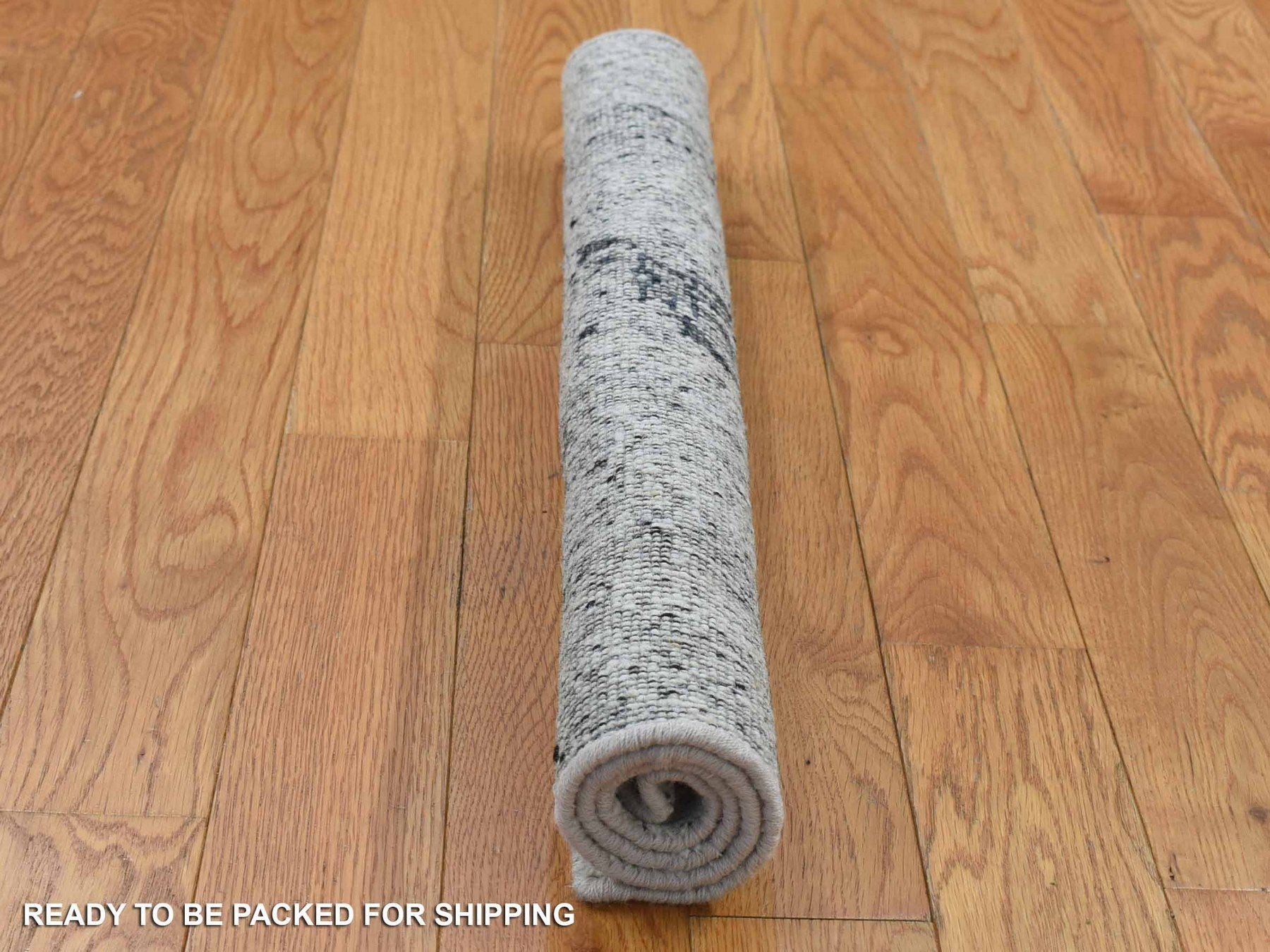 Modern / Contemporary hand-knotted silk rug in Ivory, 2' x 2'2" — SKU O080364 (view 4)