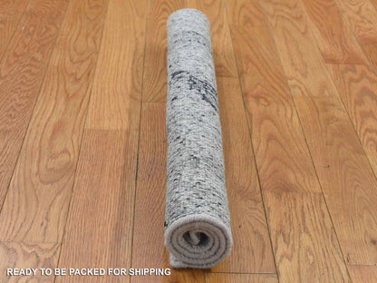 Modern / Contemporary hand-knotted silk rug in Ivory, 2' x 2'2" — SKU O080364 (view 4)