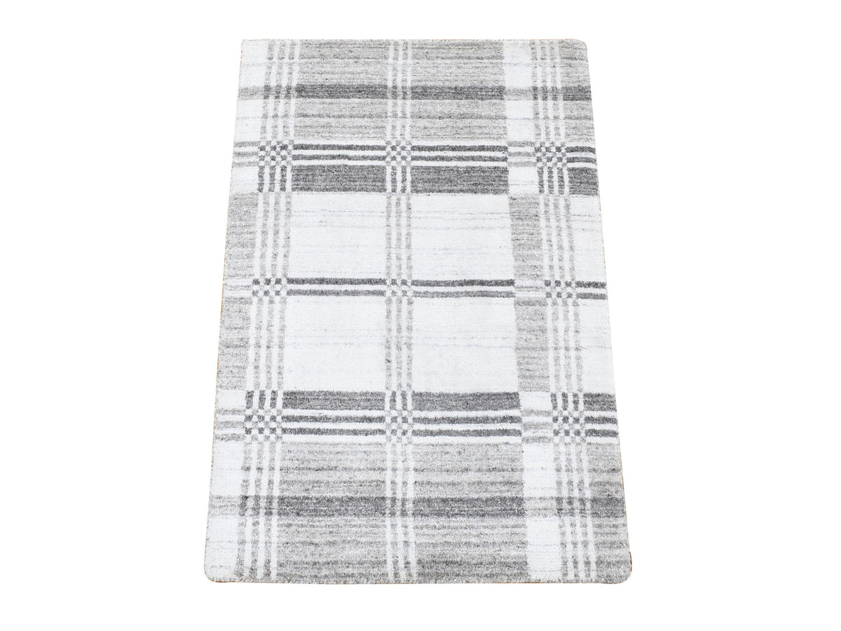 Modern / Contemporary hand-knotted wool rug in Ivory, 2' x 3' — SKU O080371