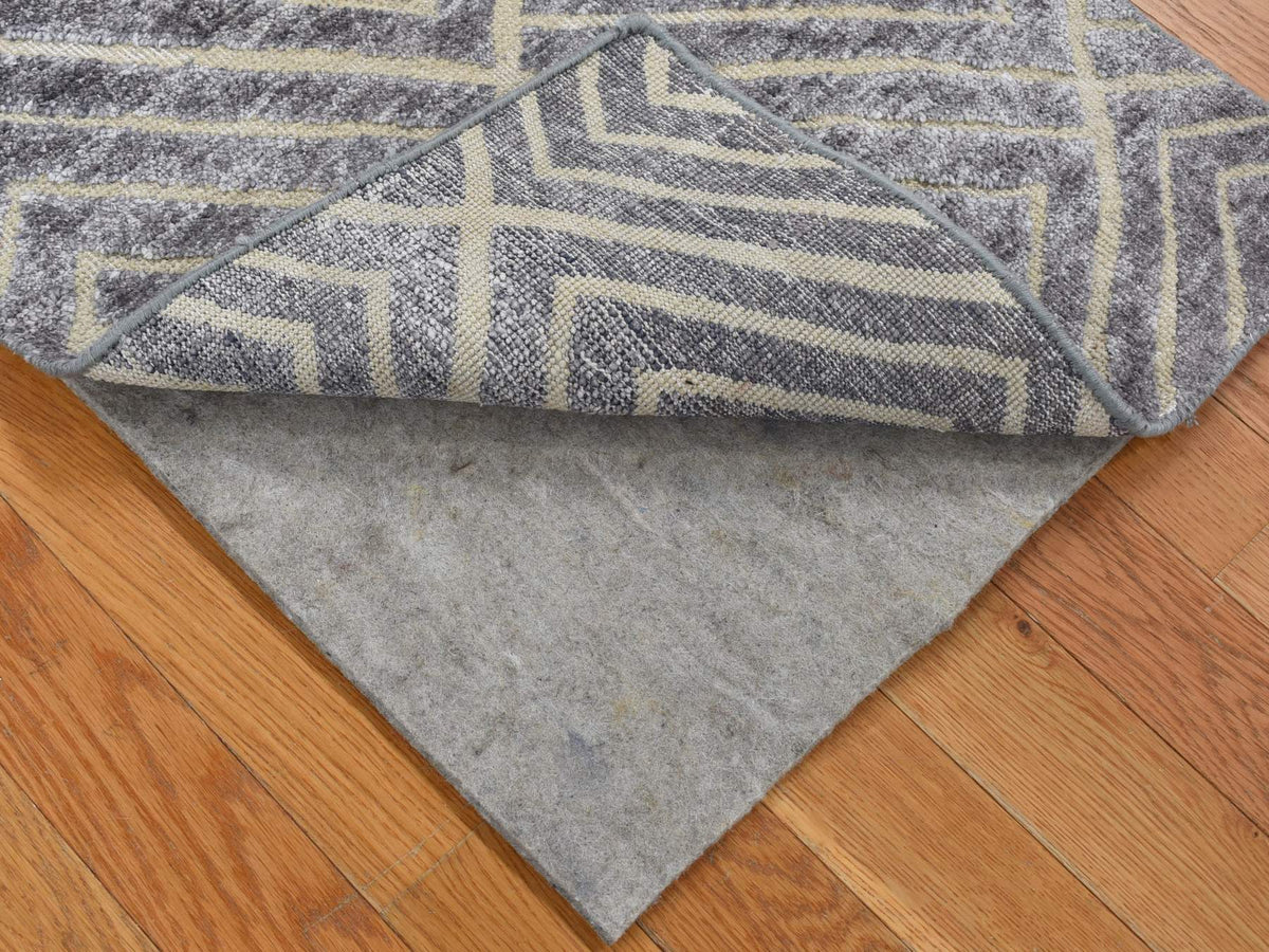 Modern / Contemporary hand-knotted wool/silk rug in Gray, 2' x 3' — SKU O080374 (view 2)