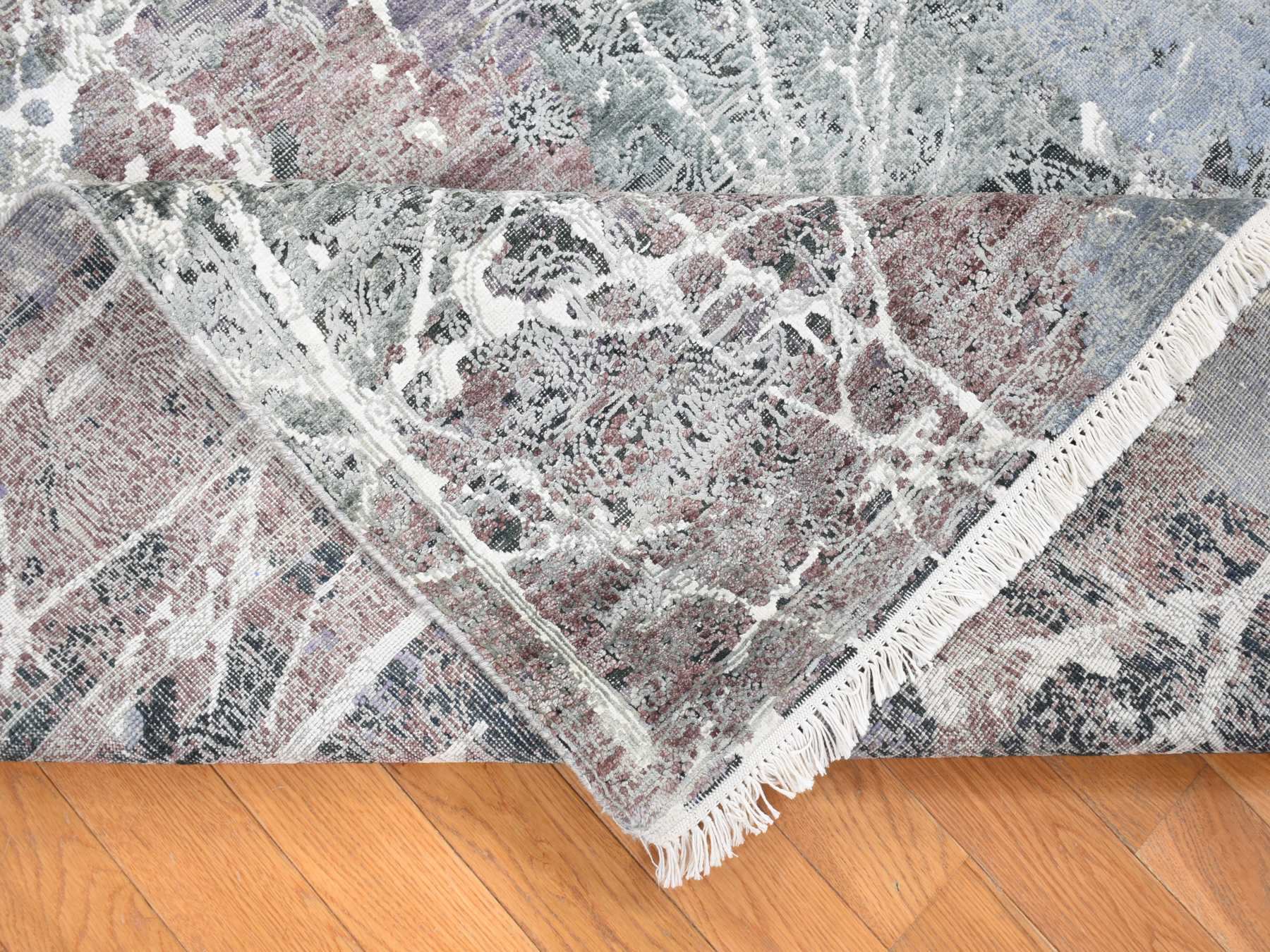 Modern / Contemporary hand-knotted wool/silk rug in Gray, 7'7" x 10'1" — SKU O080380 (view 6)