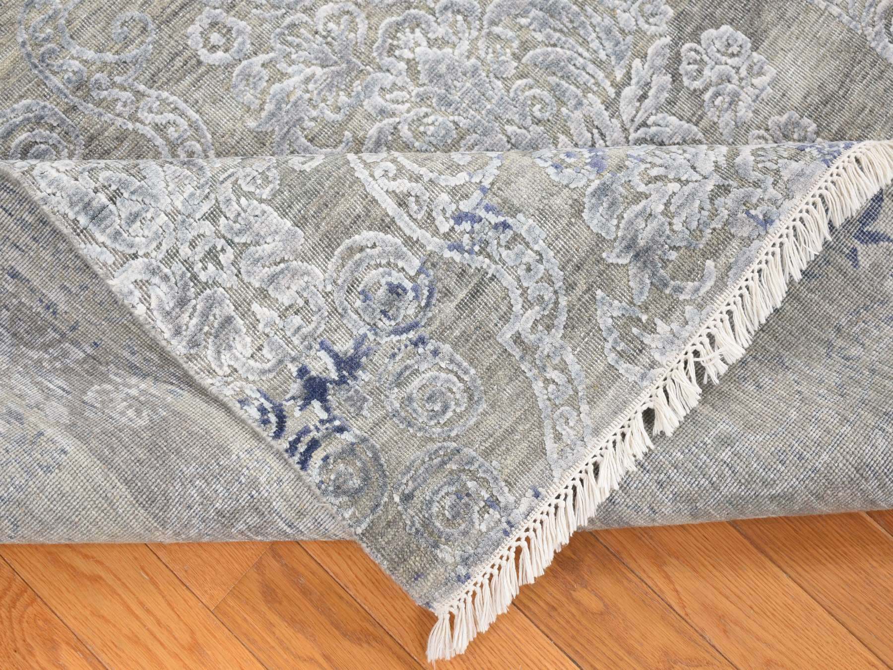 Modern / Contemporary hand-knotted wool/silk rug in Gray, 8'1" x 10'4" — SKU O080386 (view 6)