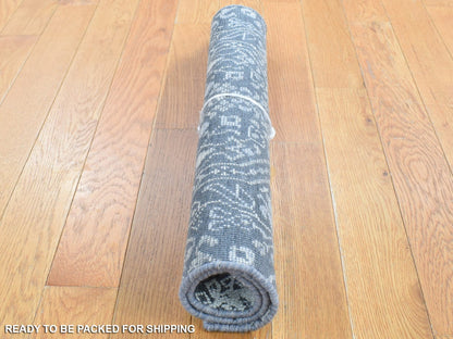 Modern / Contemporary hand-knotted wool/silk rug in Gray, 2'1" x 2'1" — SKU O080400 (view 4)
