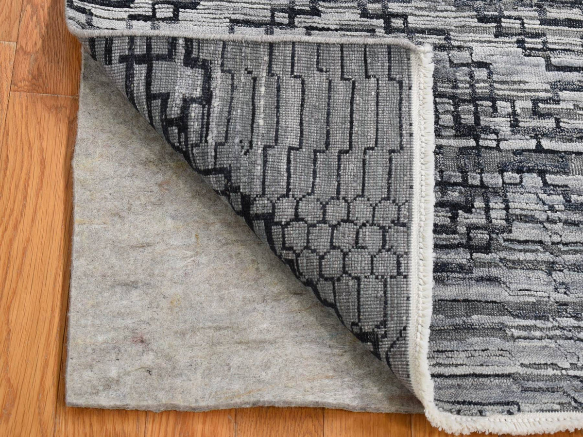 Modern / Contemporary hand-knotted wool/silk rug in Gray, 2' x 2' — SKU O080406 (view 2)