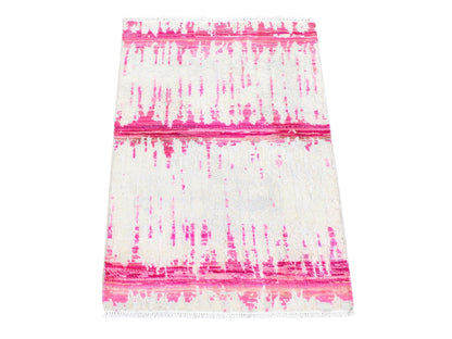 Modern / Contemporary hand-knotted wool/silk rug in Ivory, 2' x 3'2" — SKU O080411