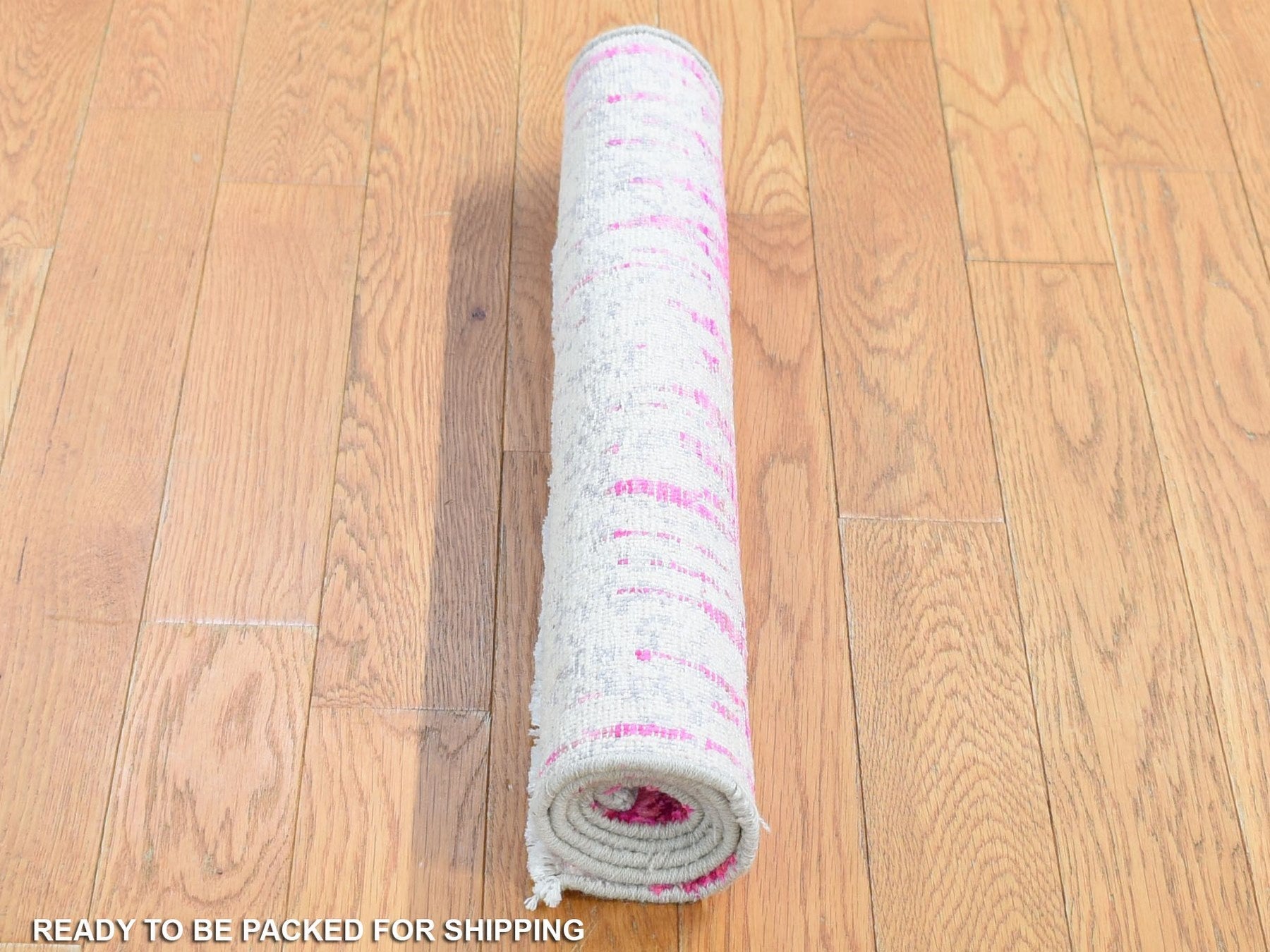 Modern / Contemporary hand-knotted wool/silk rug in Ivory, 2' x 3'2" — SKU O080411 (view 4)