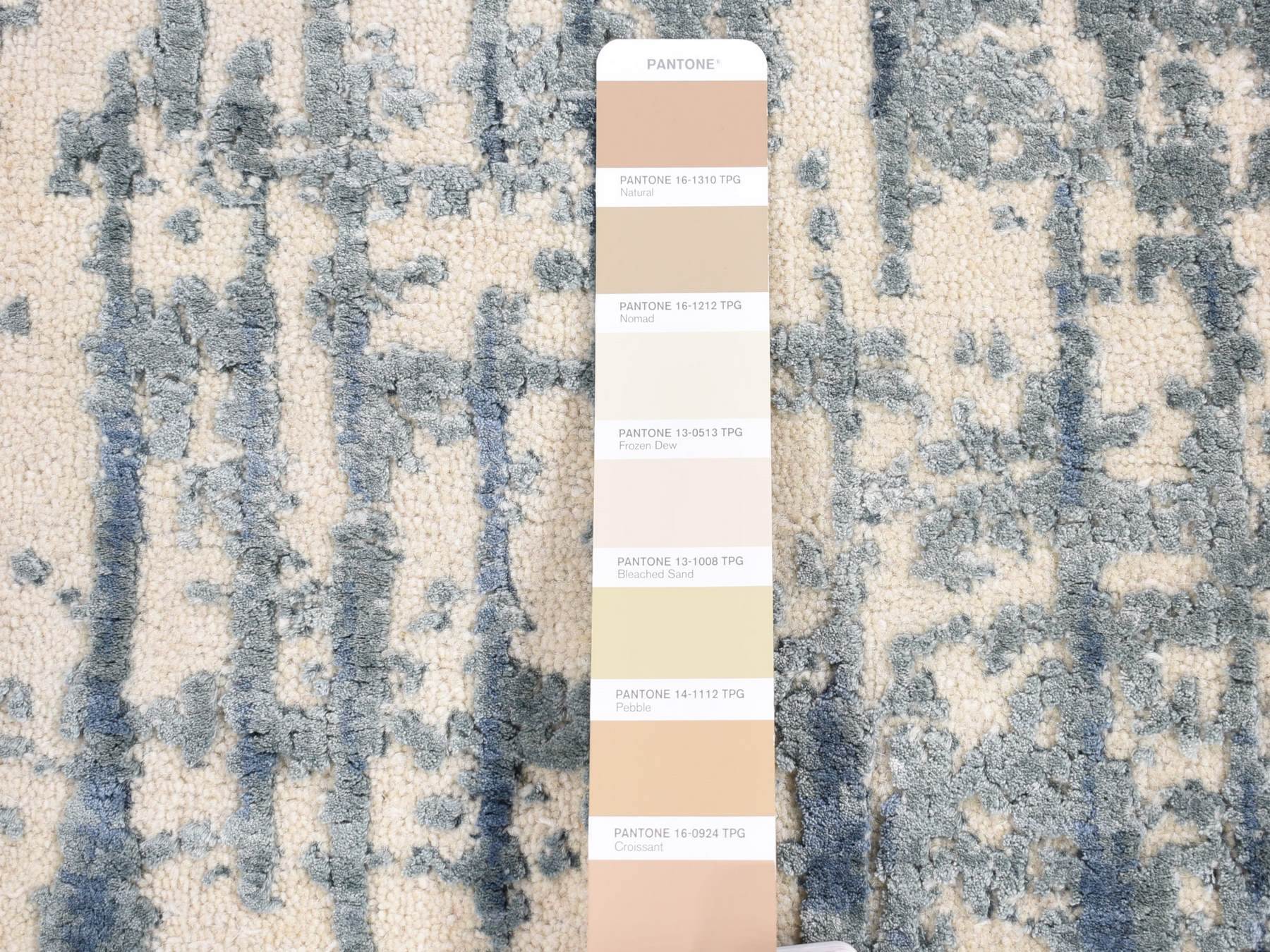 Modern / Contemporary hand-knotted wool/silk rug in Ivory, 2'1" x 3'1" — SKU O080416 (view 3)