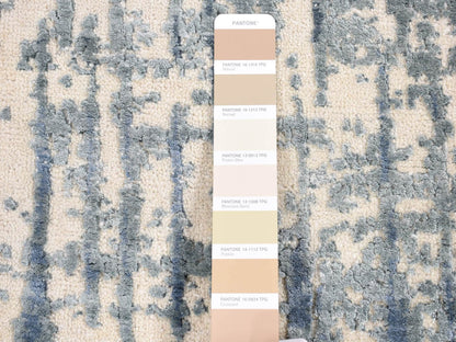 Modern / Contemporary hand-knotted wool/silk rug in Ivory, 2'1" x 3'1" — SKU O080416 (view 3)