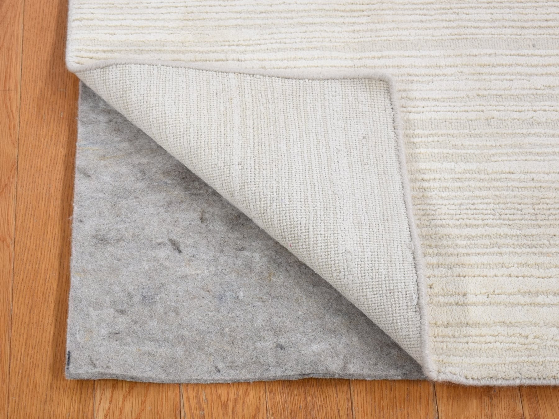 Modern / Contemporary hand-knotted wool/silk rug in Ivory, 2'1" x 2'1" — SKU O080418 (view 2)