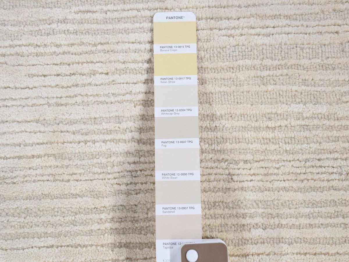 Modern / Contemporary hand-knotted wool/silk rug in Ivory, 2'1" x 2'1" — SKU O080418 (view 3)
