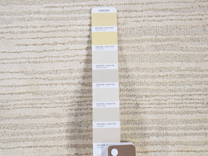 Modern / Contemporary hand-knotted wool/silk rug in Ivory, 2'1" x 2'1" — SKU O080418 (view 3)