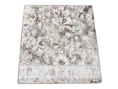 Modern / Contemporary hand-knotted wool/silk rug in Gray, 2' x 2' — SKU O080439