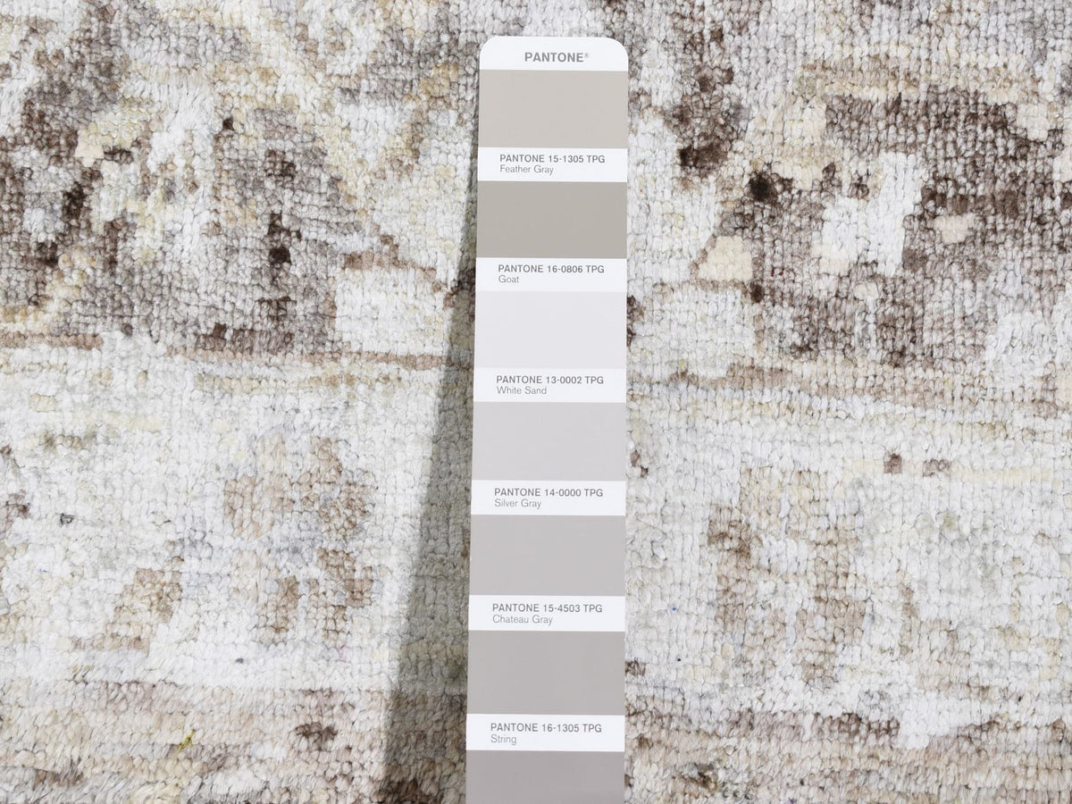 Modern / Contemporary hand-knotted wool/silk rug in Gray, 2' x 2' — SKU O080439 (view 3)